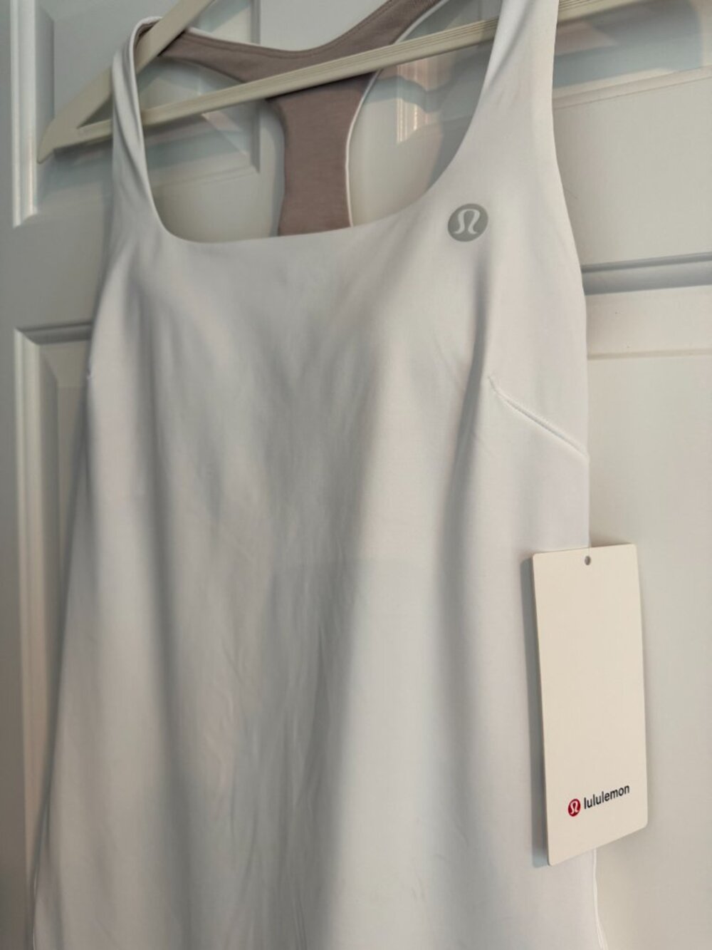 NWT Lululemon Lightweight Linerless Tennis Dress White Size 6 Built-In Bra - Picture 2 of 3